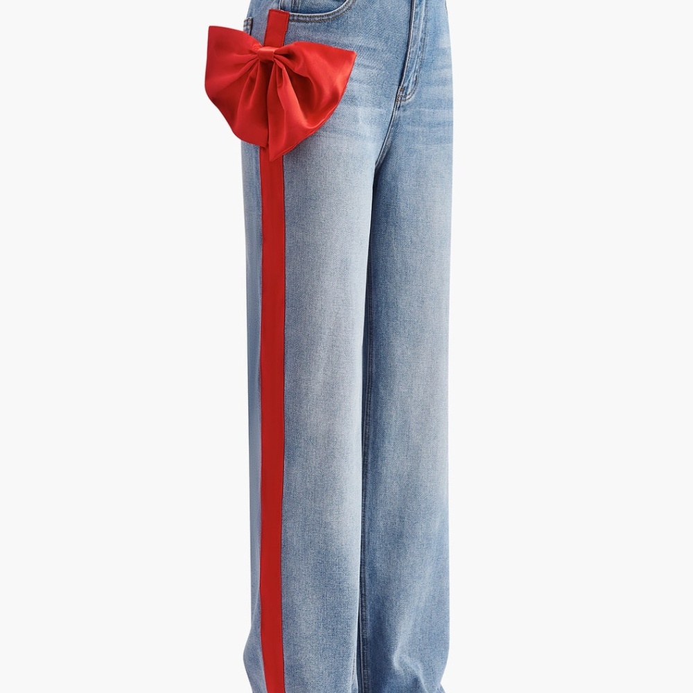 Wide leg jean with red bow